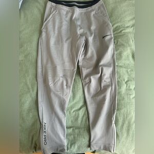 Nike pro men’s joggers size M brand new